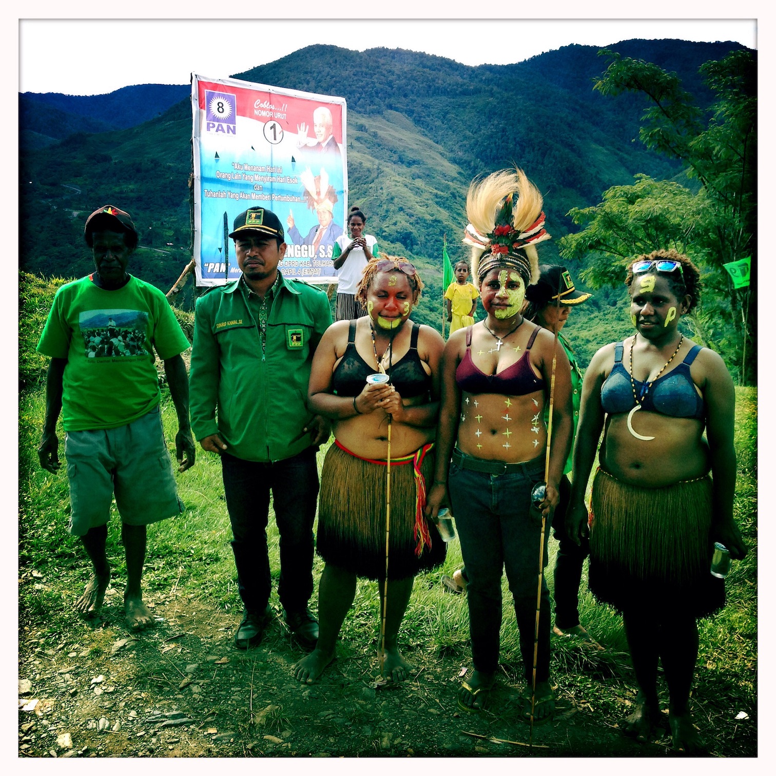 PPP candidates and (paid) supporters, Tolikara - Bobby Anderson 7. Anderson4